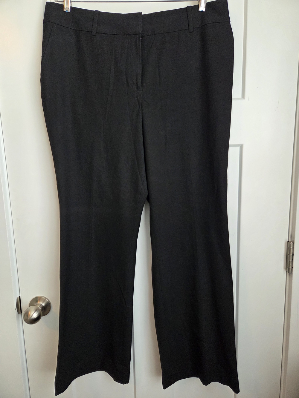 0081.  Ann Taylor Black Wide-Leg Dress Pants